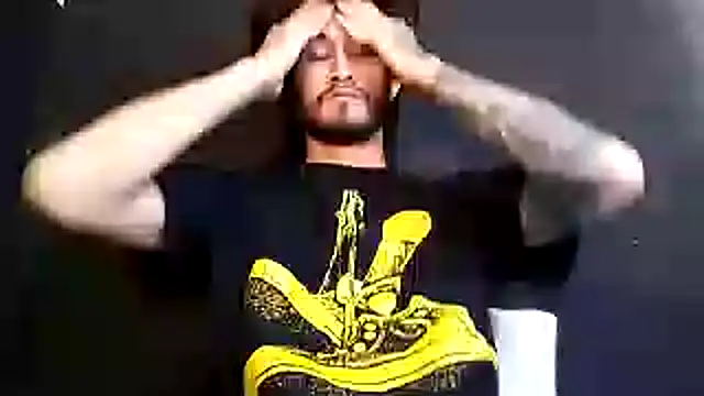 Loggan donnelly online show from October 26, 2025, 8:20 pm