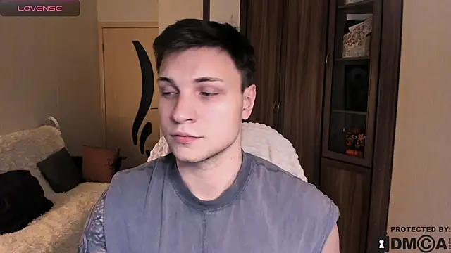 handsome guy01 online show from November 17, 2025, 8:24 pm