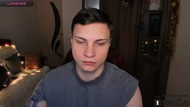 handsome guy01 online show from December 1, 2025, 6:47 am