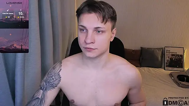 handsome guy01 online show from February 4, 2026, 12:05 am