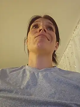 Lenchen  online show from April 12, 2026, 7:39 pm