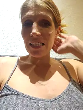 Snapshot of Lenchen_ chatting on November 2, 2025, 8:36 pm Lenchen online show from November 2, 2025, 8:36 pm