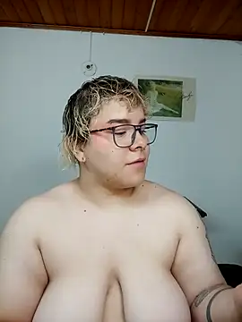 amalia love online show from December 18, 2025, 1:37 pm