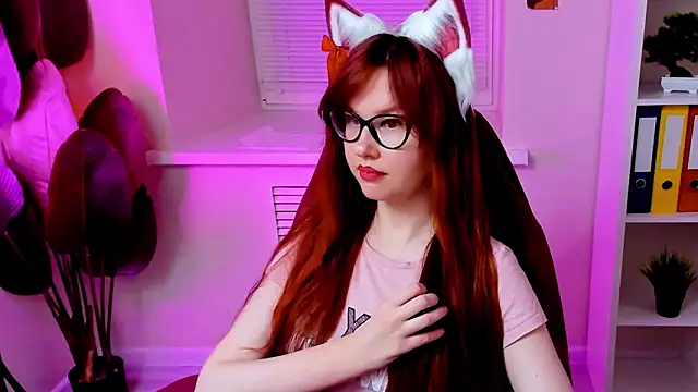 Snapshot of CarolGiggly chatting on January 17, 2026, 12:53 pm CarolGiggly online show from January 17, 2026, 12:53 pm