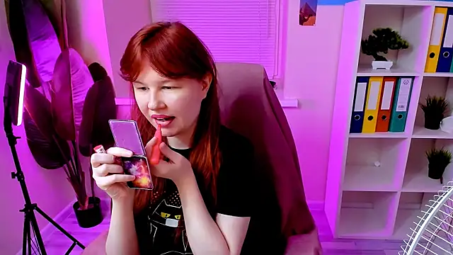 CarolGiggly online show from November 25, 2025, 11:48 pm