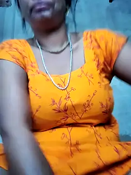 Hotty-dola online show from October 18, 2025, 4:03 am