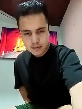 Snapshot of Axel11Luna chatting on April 8, 2026, 7:54 am Axel11Luna online show from April 8, 2026, 7:54 am