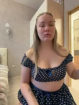 LianaCruz   online show from February 5, 2026, 4:52 am