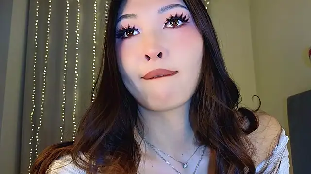 Snapshot of honey_yani chatting on March 13, 2026, 10:04 pm honey yani online show from March 13, 2026, 10:04 pm