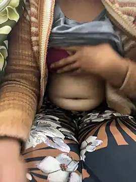 Snapshot of devi_01 chatting on December 31, 2024, 4:25 pm devi 01 online show from December 31, 2024, 4:25 pm