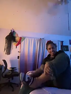 LoveInTransition online show from February 3, 2025, 2:25 am