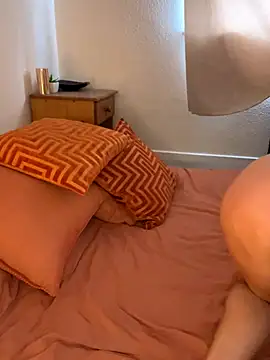 SweetSolez online show from September 18, 2025, 12:08 pm