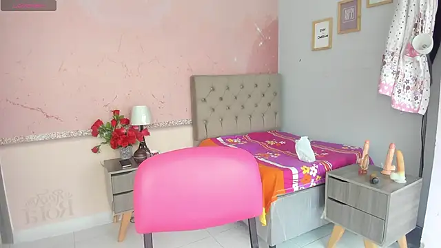 lauren rios7 online show from December 2, 2025, 1:57 pm