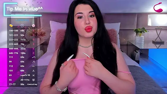 Mayzzie online show from November 9, 2025, 8:24 pm