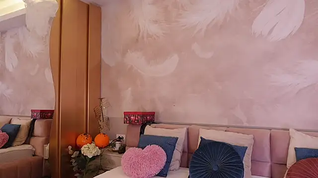 JullyBlair online show from November 4, 2025, 5:11 am