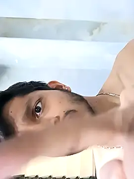 skinnyyyyyyyyy online show from February 21, 2025, 3:45 am