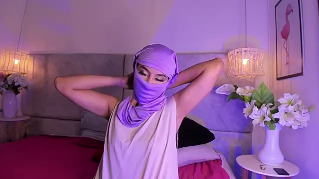 naomiii   online show from November 27, 2025, 11:43 am