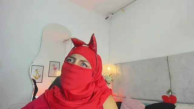 naomiii   online show from February 20, 2026, 11:45 am