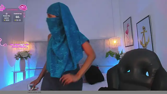 naomiii   online show from February 12, 2026, 12:38 pm