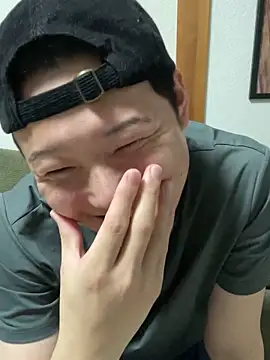 Snapshot of tuki_fu chatting on March 16, 2025, 12:44 pm tuki fu online show from March 16, 2025, 12:44 pm