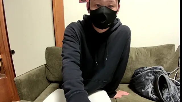 Snapshot of tuki_fu chatting on January 10, 2025, 12:15 pm tuki fu online show from January 10, 2025, 12:15 pm