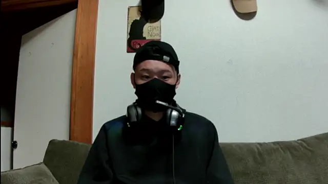 Snapshot of tuki_fu chatting on December 17, 2024, 11:49 am tuki fu online show from December 17, 2024, 11:49 am