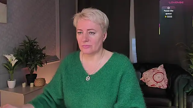 Nika Smit online show from February 22, 2026, 5:54 am