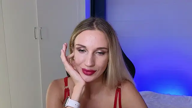 Megan Kira online show from June 27, 2026, 9:43 pm