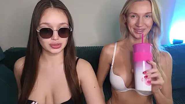 Snapshot of Megan_Kira chatting on February 22, 2025, 12:29 pm Megan Kira online show from February 22, 2025, 12:29 pm