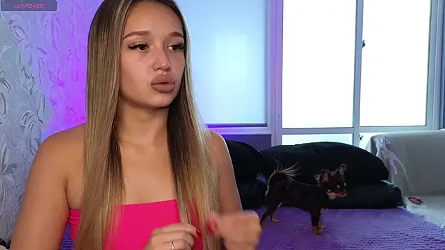 Snapshot of Megan_Kira chatting on September 15, 2025, 7:09 am Megan Kira online show from September 15, 2025, 7:09 am