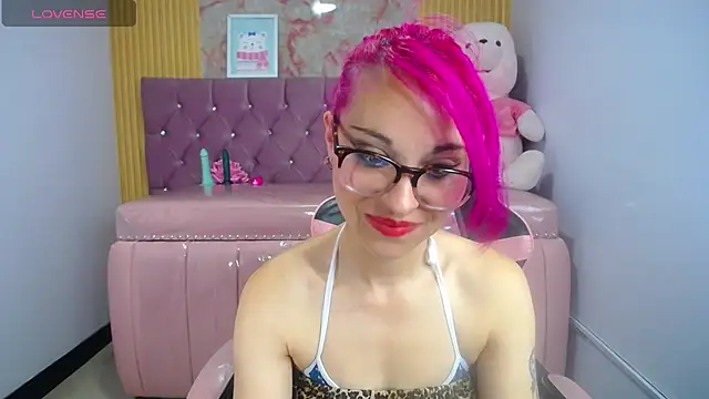 abril ch  online show from September 14, 2025, 11:43 am