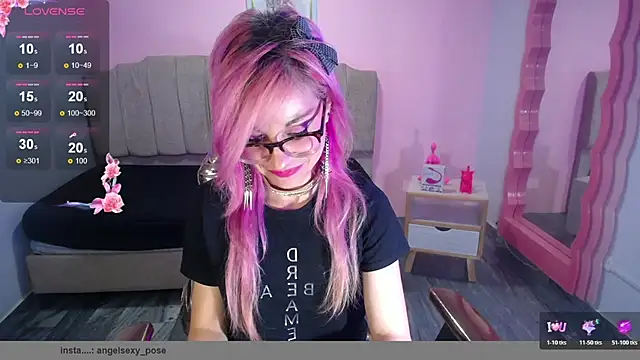 abril ch  online show from November 1, 2025, 10:53 am