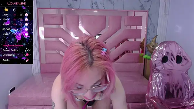 Snapshot of abril_ch_ chatting on March 5, 2026, 12:35 pm abril ch online show from March 5, 2026, 12:35 pm