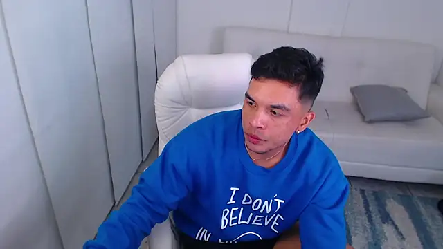 estebandelouis online show from February 17, 2025, 3:22 pm