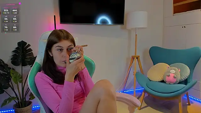 Hailey Green online show from July 6, 2026, 9:06 pm