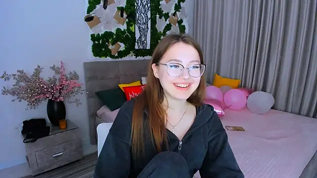 Snapshot of SereneFlame chatting on March 3, 2025, 10:42 pm SereneFlame online show from March 3, 2025, 10:42 pm