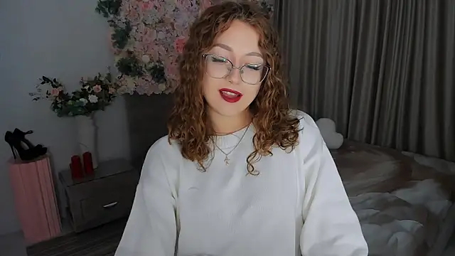 Snapshot of SereneFlame chatting on September 13, 2025, 4:07 pm SereneFlame online show from September 13, 2025, 4:07 pm