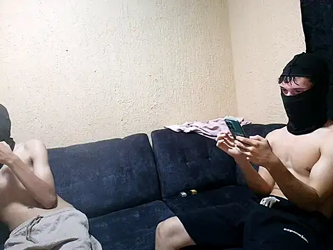 Snapshot of Danielraz chatting on March 3, 2026, 10:28 pm Danielraz online show from March 3, 2026, 10:28 pm