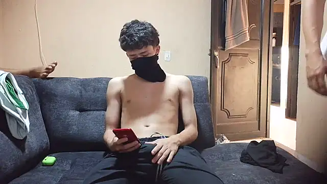 Danielraz online show from July 25, 2026, 10:49 pm