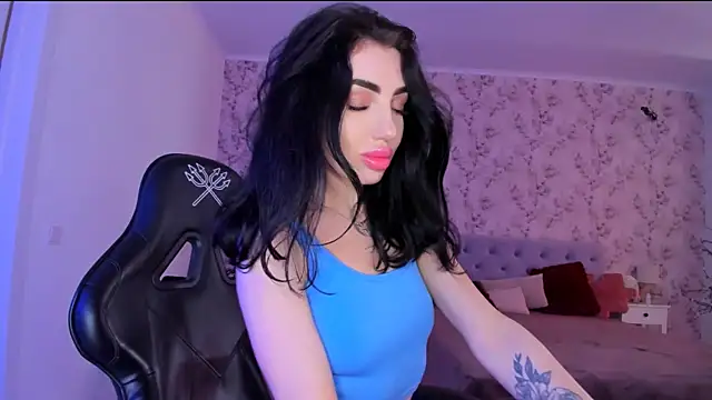 NancyLovee  online show from May 30, 2026, 1:28 pm