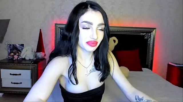 NancyLovee  online show from February 13, 2025, 8:24 pm