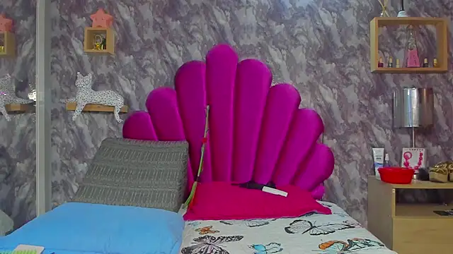 EMMAPARISS online show from November 8, 2025, 11:47 am