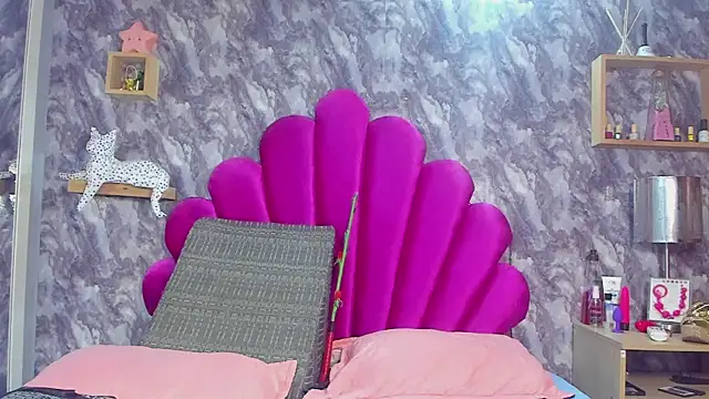 EMMAPARISS online show from September 29, 2025, 12:33 pm