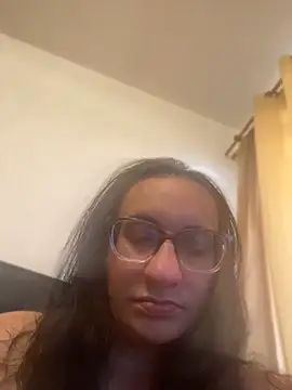 gloria7v05 online show from April 15, 2026, 2:21 pm