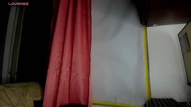 Snapshot of Nenita_Hot_ chatting on October 15, 2025, 1:04 am Nenita Hot online show from October 15, 2025, 1:04 am