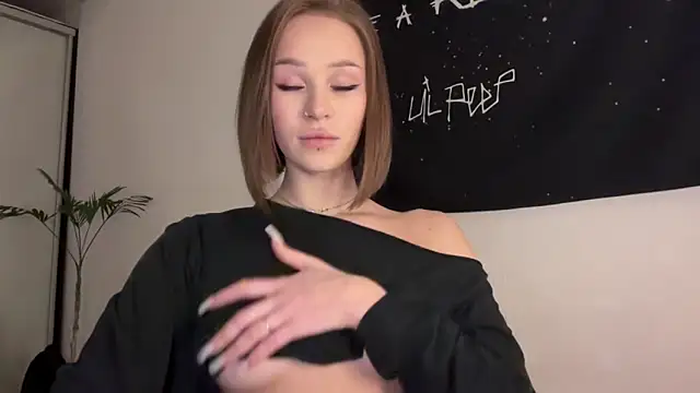 ur molly online show from April 13, 2026, 12:20 pm