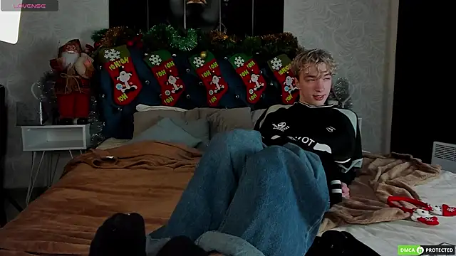 TrevorBenson online show from December 20, 2025, 3:42 am