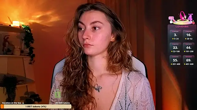 lady curls online show from April 17, 2026, 8:33 pm