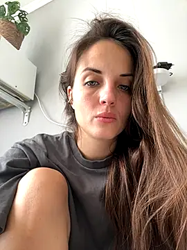 AmiLavs online show from October 30, 2025, 7:17 am