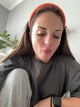 AmiLavs online show from November 18, 2025, 7:22 am